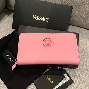 New Versace Medusa Long Pink Zip-Around Wallet